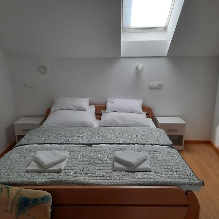 Апартаменты Apartma Smid Шкофья-Лока Экстерьер фото